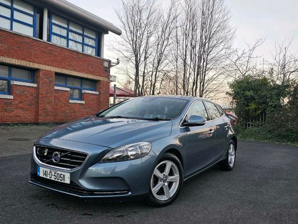 Volvo V40 Hatchback, Petrol, 2014, Blue