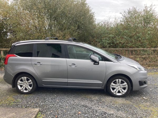 Peugeot 5008 MPV, Diesel, 2015, Grey