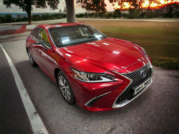 Lexus ES Saloon, Petrol Hybrid, 2020, Red