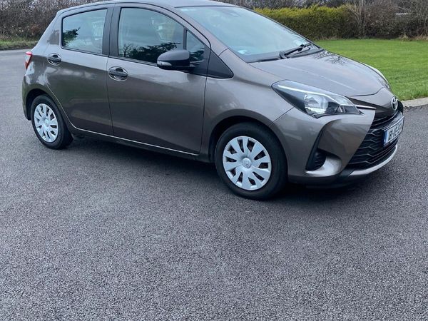 Toyota Yaris MPV, Petrol, 2018, Grey