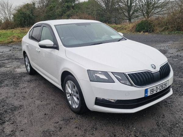 Skoda Octavia Saloon, Petrol, 2019, White