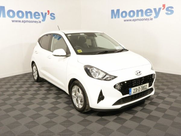 Hyundai i10 Hatchback, Petrol, 2023, White