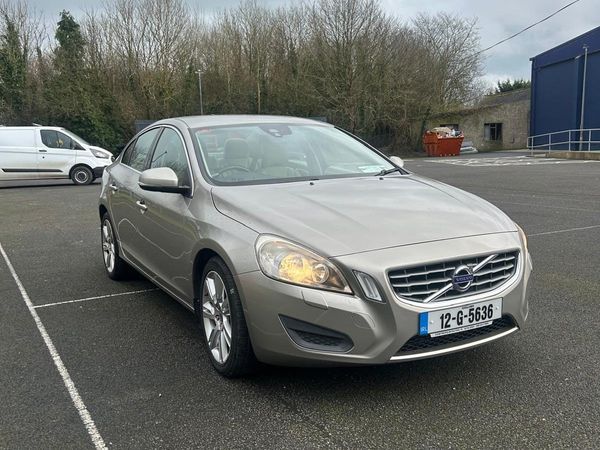 Volvo S60 Saloon, Diesel, 2012, Gold