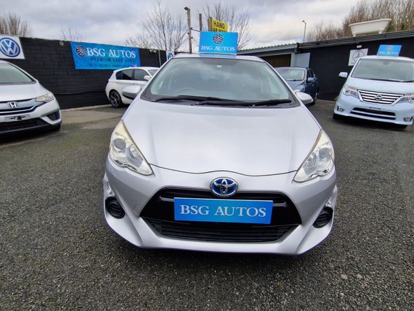 Toyota Aqua Hatchback, Petrol Hybrid, 2015, Silver