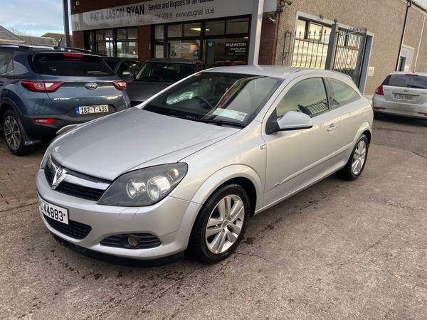 Vauxhall Astra Hatchback, Petrol, 2010, Silver