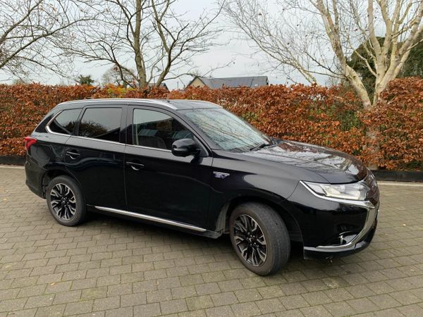 Mitsubishi Outlander SUV, Petrol Plug-in Hybrid, 2016, Black