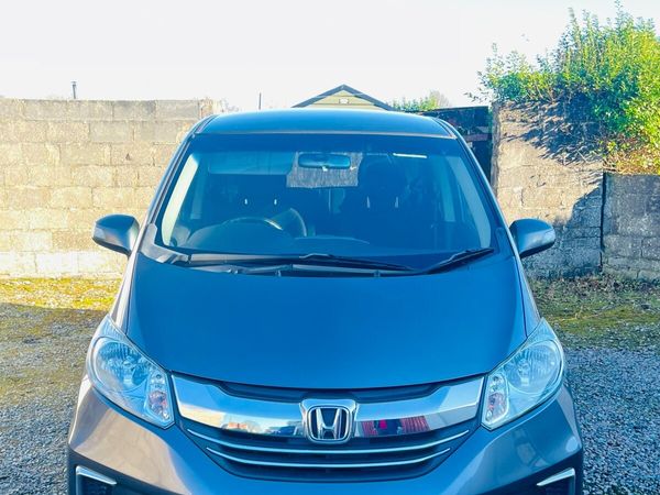 Honda Freed MPV, Petrol Hybrid, 2014, Grey