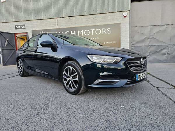 Vauxhall Insignia Hatchback, Diesel, 2017, Green