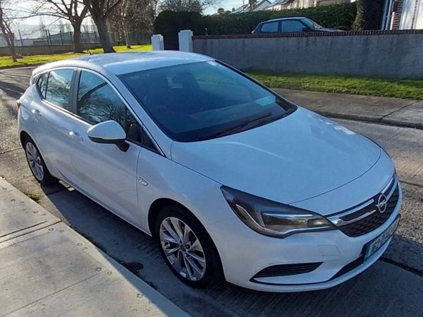 Opel Astra Hatchback, Petrol, 2016, White