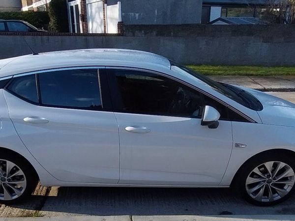 Opel Astra Hatchback, Petrol, 2016, White