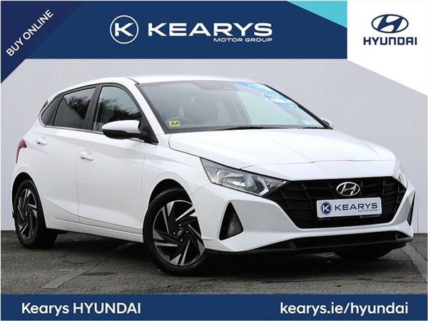 Hyundai i20 Hatchback, Petrol, 2023, White