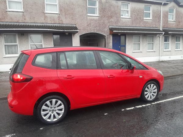 Opel Zafira MPV, Diesel, 2017, Red
