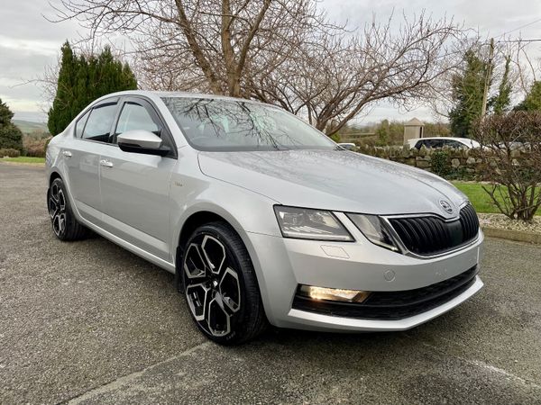 Skoda Octavia Saloon, Diesel, 2019, Grey