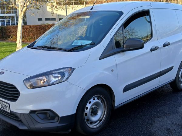 Ford Transit Courier Van, Diesel, 2022, White