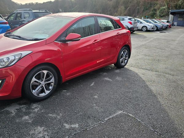 Hyundai i30 Hatchback, Diesel, 2017, Red