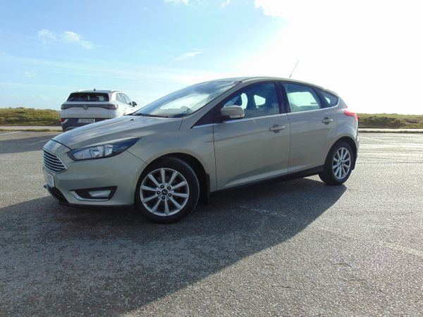Ford Focus Hatchback, Petrol, 2017, Grey