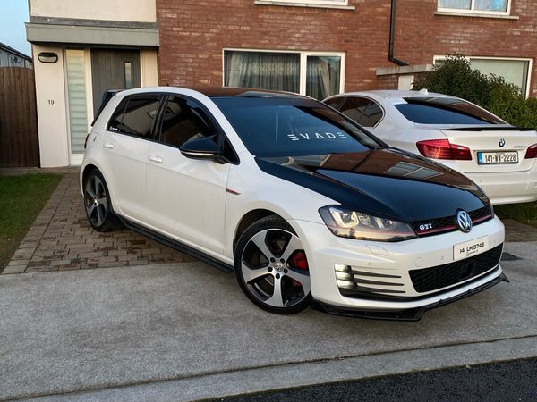 Volkswagen Golf Hatchback, Petrol, 2014, White