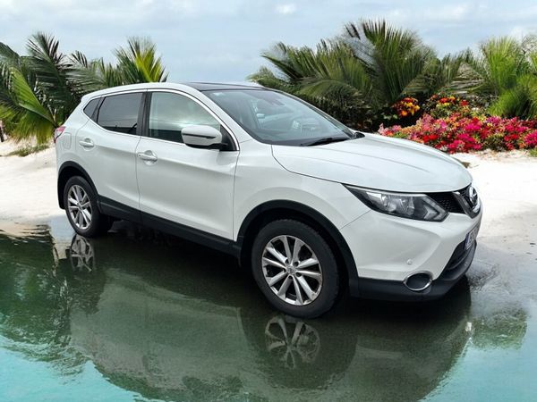 Nissan Qashqai Hatchback, Petrol, 2015, White