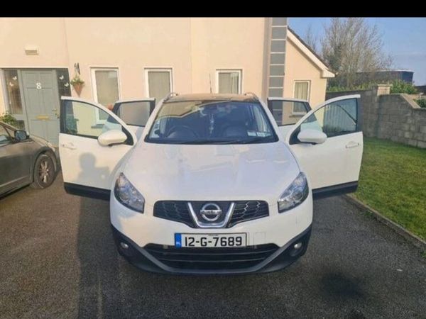 Nissan Qashqai Hatchback, Diesel, 2012, White