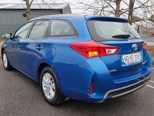 Toyota Auris Hatchback, Petrol Hybrid, 2014, Blue