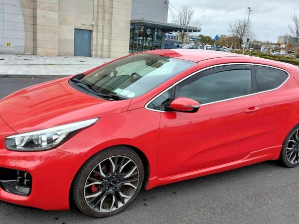 Kia ProCeed Hatchback, Petrol, 2014, Red