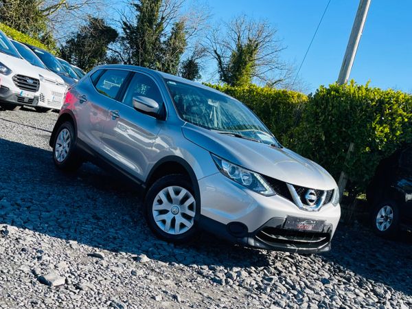 Nissan Qashqai Hatchback, Diesel, 2016, Silver