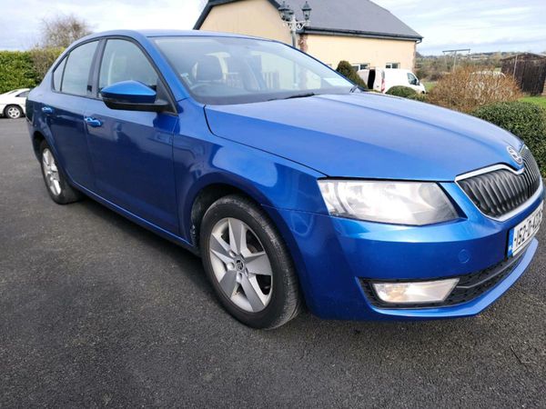 Skoda Octavia Saloon, Diesel, 2015, Blue