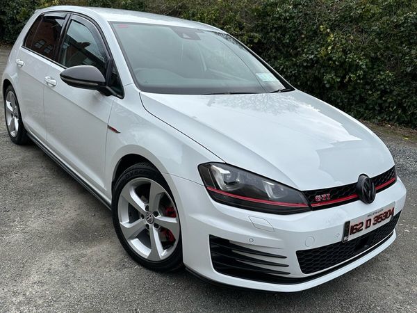 Volkswagen Golf Hatchback, Petrol, 2016, White