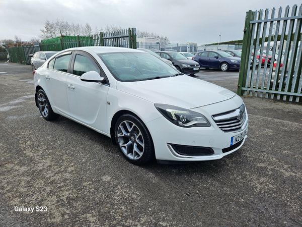 Vauxhall Insignia Hatchback, Diesel, 2014, White