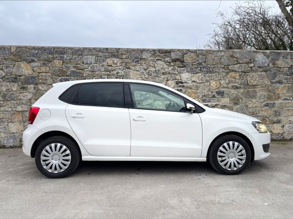 Volkswagen Polo Hatchback, Petrol, 2014, White