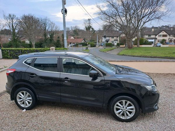 Nissan Qashqai SUV, Diesel, 2017, Black