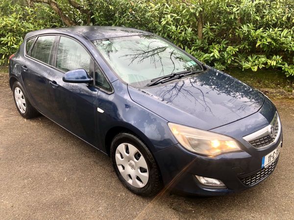 Vauxhall Astra Hatchback, Diesel, 2011, Blue