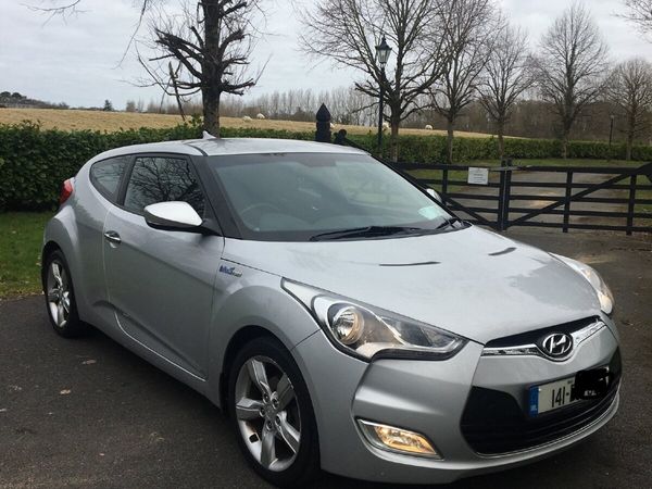 Hyundai Veloster Hatchback, Petrol, 2014, Silver