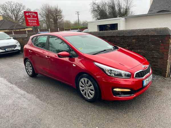 Kia Ceed Hatchback, Diesel, 2017, Red
