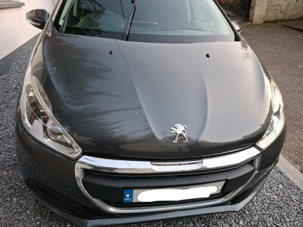 Peugeot 208 Hatchback, Petrol, 2016, Grey