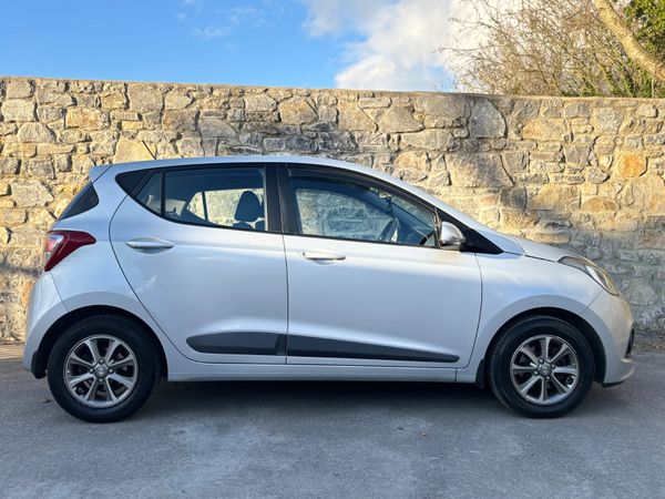 Hyundai i10 Hatchback, Petrol, 2014, Silver