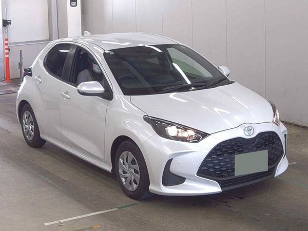 Toyota Yaris Hatchback, Petrol, 2024, White