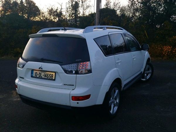Mitsubishi Outlander SUV, Diesel, 2010, White