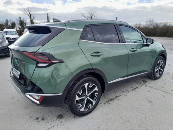 Kia Sportage MPV, Diesel, 2022, Green