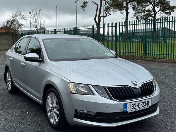 Skoda Octavia Saloon, Diesel, 2018, Grey