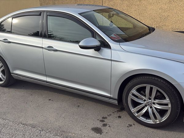 Volkswagen Passat Saloon, Diesel, 2016, Silver