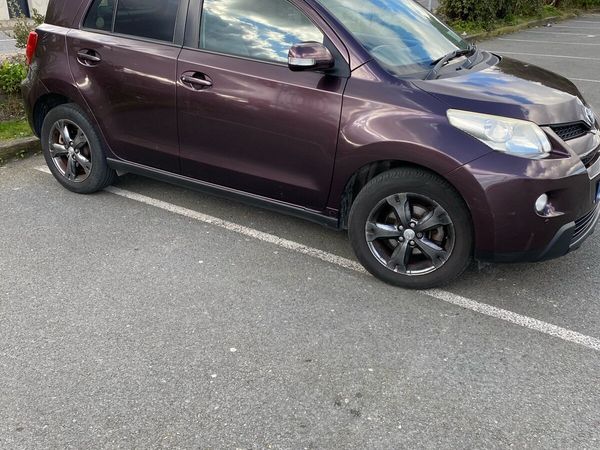 Toyota Urban Cruiser SUV, Diesel, 2011, Black