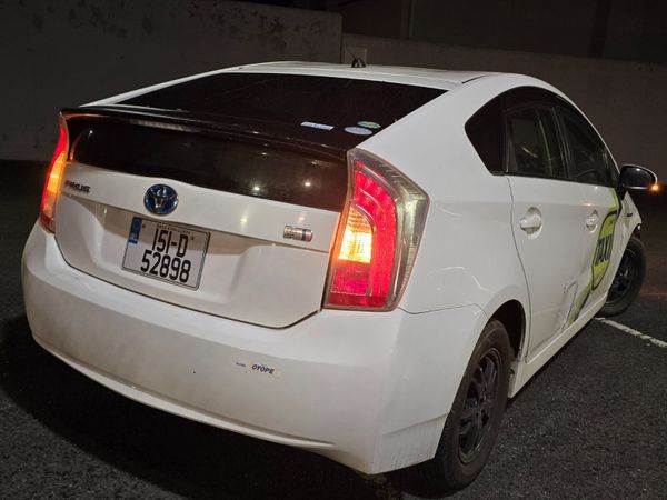 Toyota Prius Hatchback, Petrol Hybrid, 2015, White