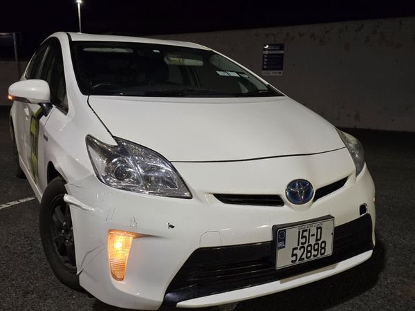 Toyota Prius Hatchback, Petrol Hybrid, 2015, White
