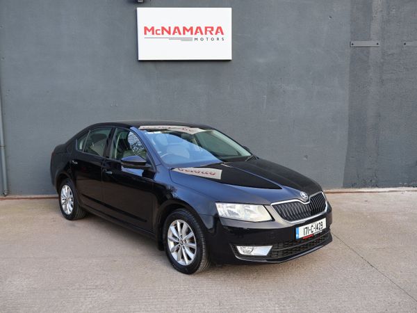 Skoda Octavia Saloon, Diesel, 2017, Black
