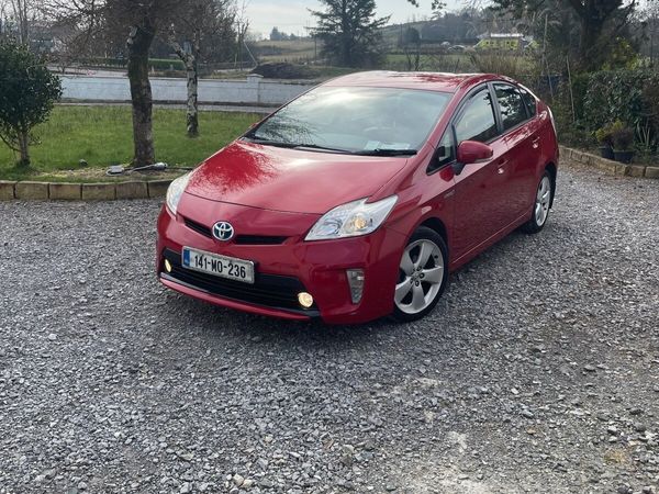Toyota Prius Hatchback, Petrol Hybrid, 2014, Red
