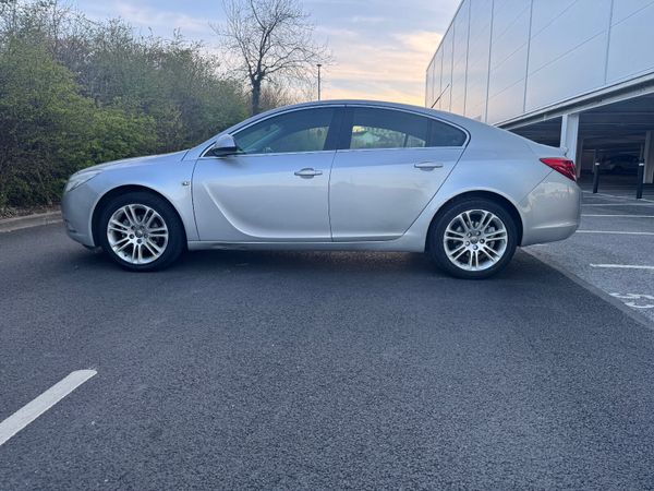 Opel Insignia Hatchback, Petrol, 2011, Silver