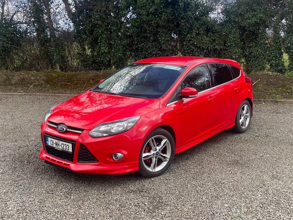 Ford Focus Hatchback, Diesel, 2013, Red