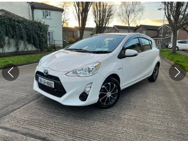 Toyota Aqua Hatchback, Petrol Hybrid, 2016, White