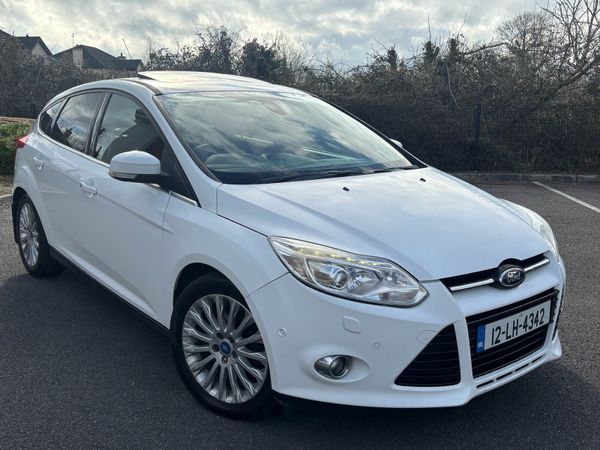 Ford Focus Hatchback, Petrol, 2012, White